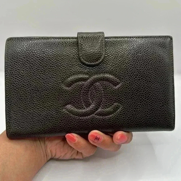 CHANEL CC Kisslock Caviar Bifold Wallet Authentic EUC with Black Box - Picture 13 of 16